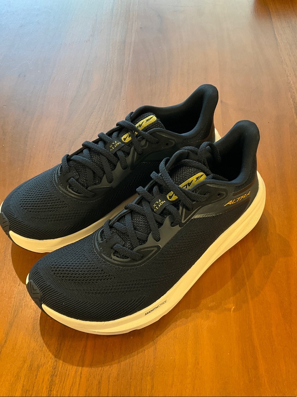 Motive Flex Altra Black and White Men's/Unisex Athletic Running Shoes sample